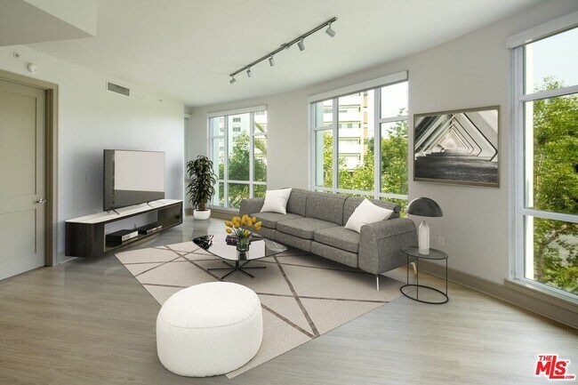 Building Photo - 10700 Wilshire Blvd