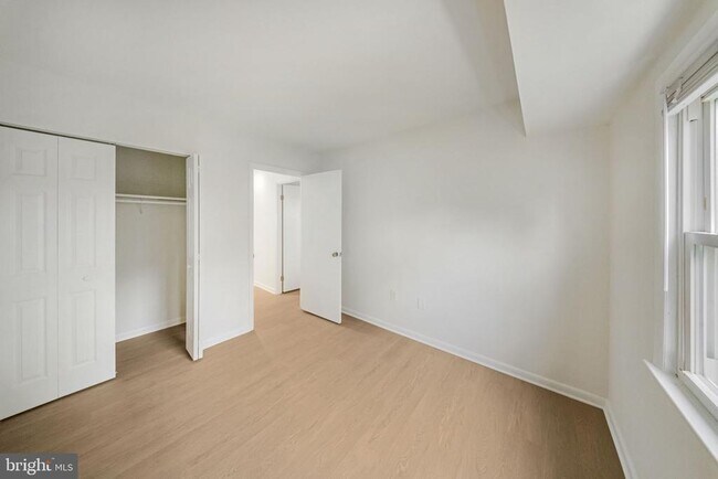 Building Photo - 68 Orchard Dr