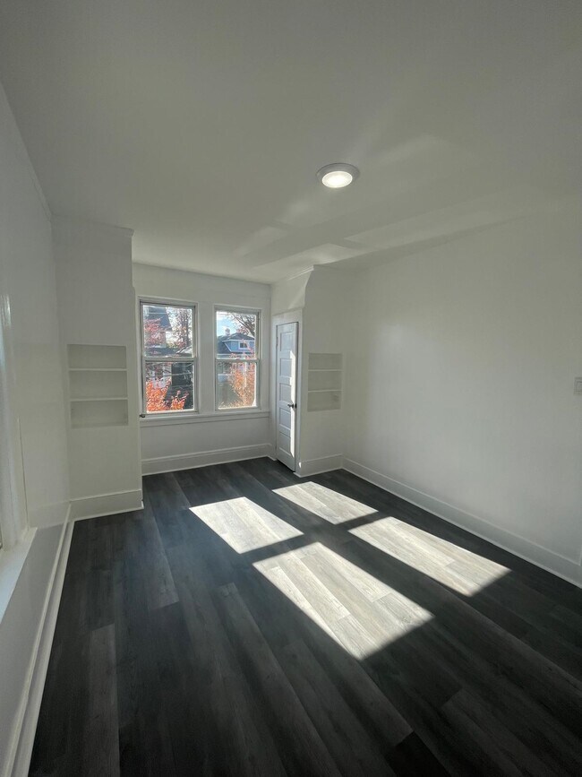 Building Photo - 114 Overlook Ave