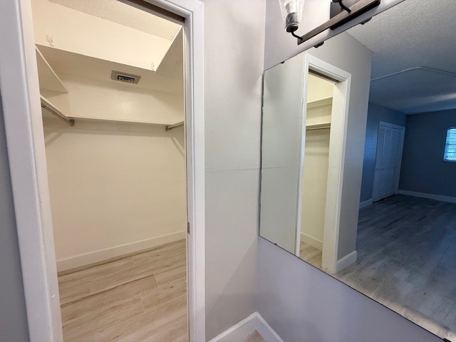 Building Photo - 7351 W Country Club Dr N