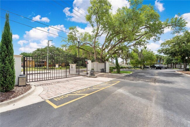 Building Photo - Luxury Condo for Rent