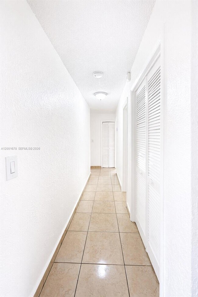 Building Photo - 1220 SW 78th Ave