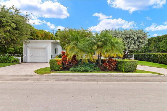 Building Photo - 1261 NE 98th St