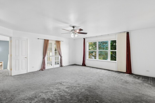 Building Photo - 1534 S Falcon Dr