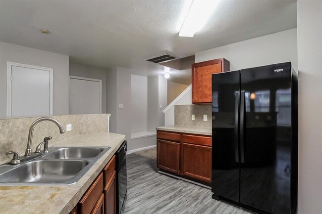 Building Photo - 430 Remington Creek Dr
