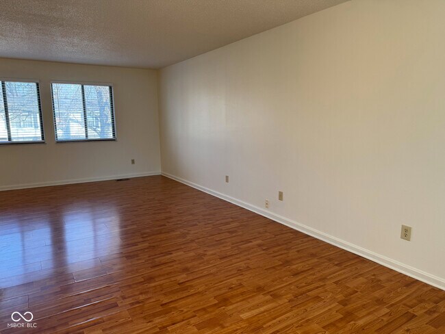 Building Photo - 7607 Home Dr