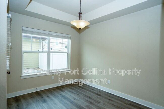 Building Photo - 5020 Cinquefoil Ln