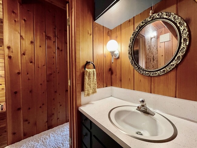 Building Photo - 2780 SW Breakers Dr