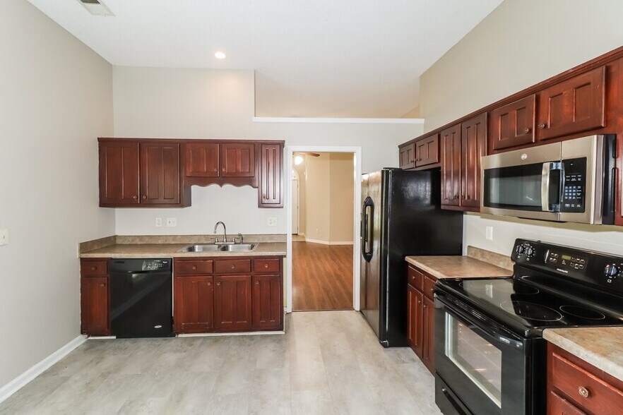 Building Photo - 10229 Cottage Farms Dr