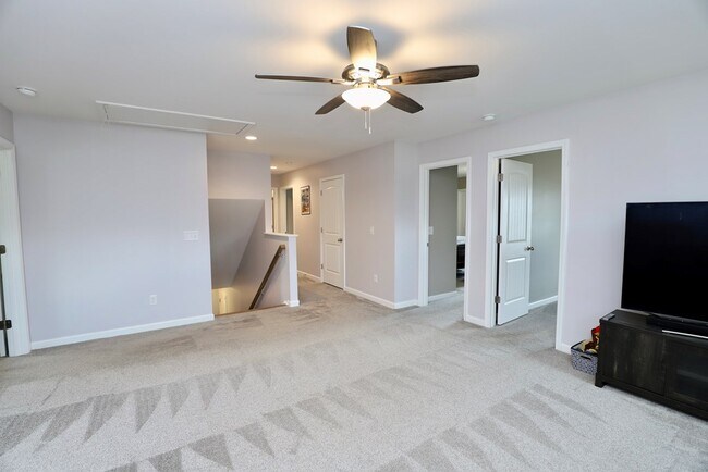 Building Photo - 41 High Point Dr