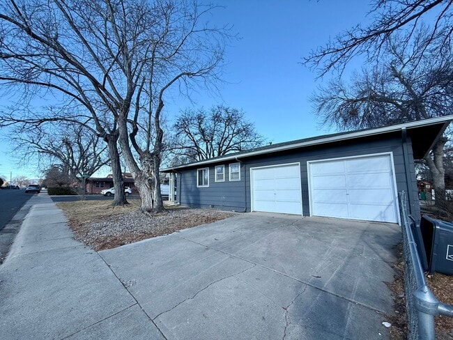 Building Photo - Quick Move In! 6 Month Lease Special! 3 bedroom, 1.5 Bath Home with attached garage in Loveland, CO