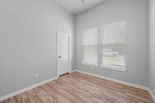 Building Photo - 1603 Sam Houston St