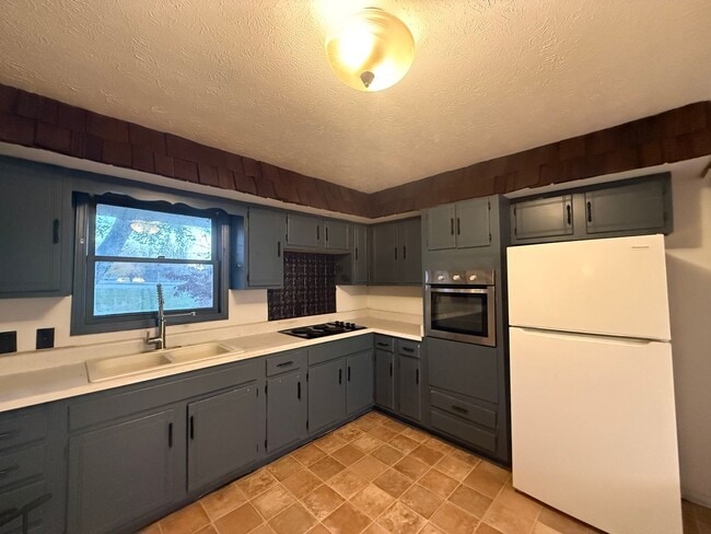 Building Photo - 2 bedroom with bonus room Grand Rivers