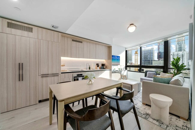 Building Photo - 225 N Miami Ave