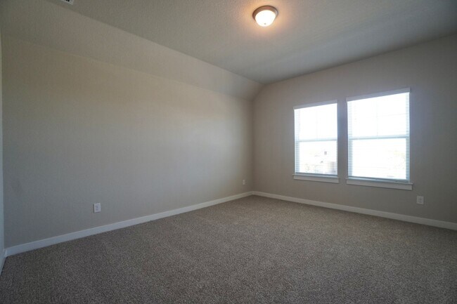 Building Photo - 136 Greinert Dr