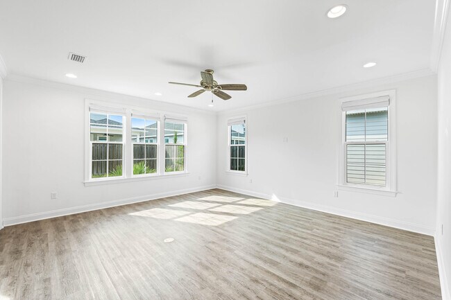 Building Photo - 106 Conifer Ct