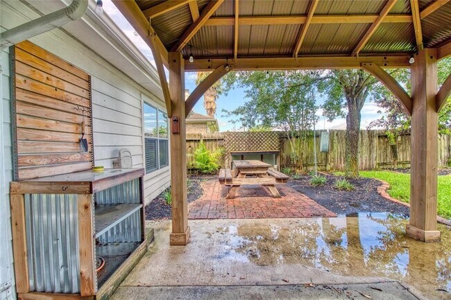 Building Photo - 21222 Somerset Park Ln