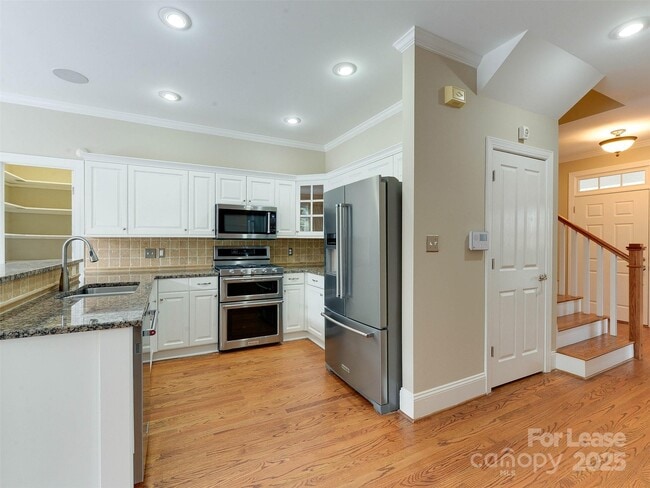 Building Photo - 620 Marsh Rd