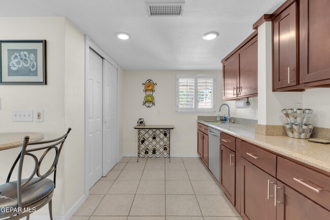 Building Photo - 11532 Clear Lake Cir