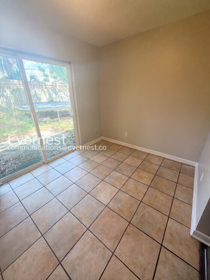 Building Photo - 6069 Anglia Dr
