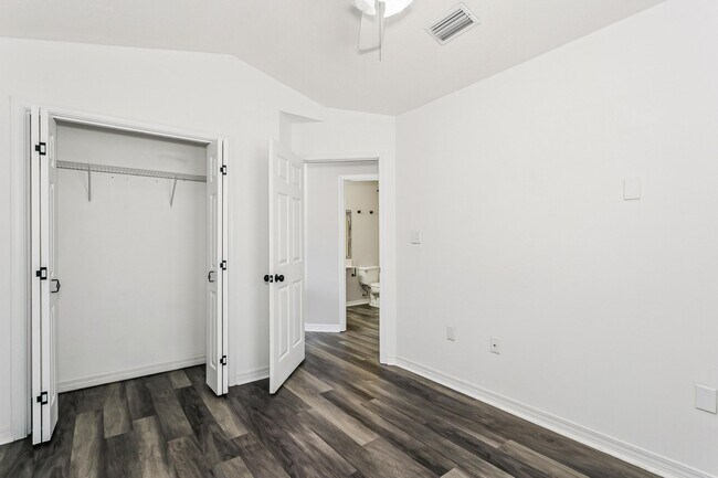 Building Photo - 6918 Sea Turtle Cir