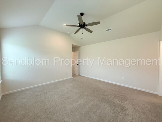 Building Photo - For Lease | East Tulsa - BA Schools | $194...