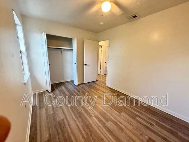 Building Photo - 506 11th St N