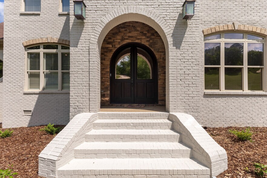 Building Photo - 136 Belle Ridge Dr