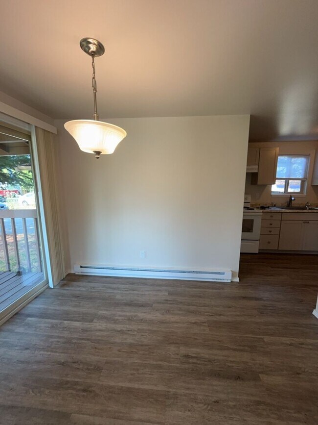 Building Photo - 2319 Wilson Ave