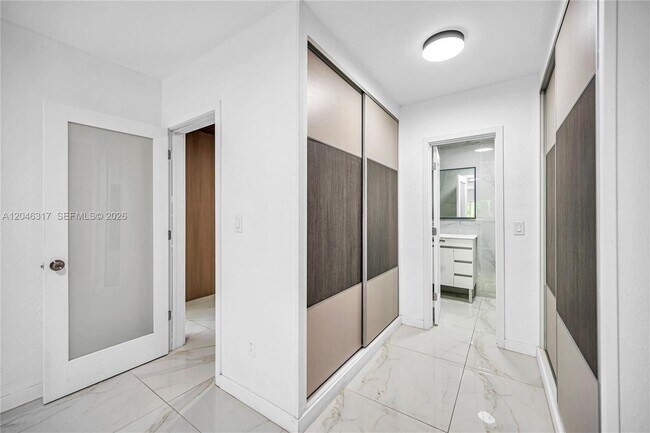 Building Photo - 12525 SW 68th Ct
