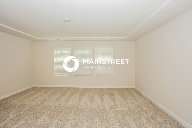 Building Photo - 4 Bedroom Pet-Friendly Home in Charlotte, NC with Main Street Renewal