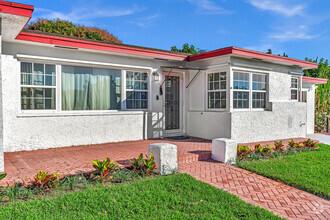 Building Photo - 301 Gulfstream Dr