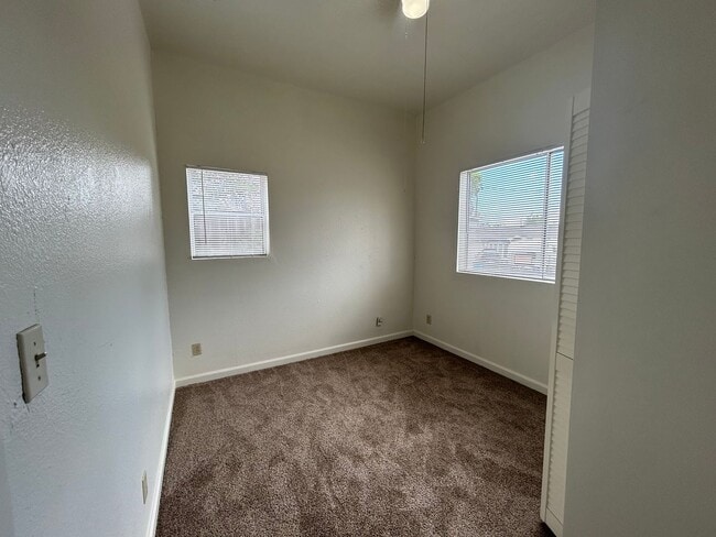 Building Photo - 3 Bedroom 1 Bathroom Single-Story