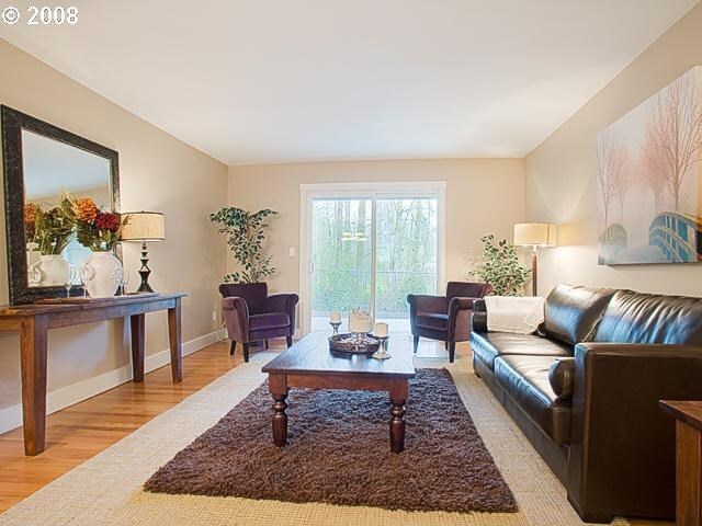 Living Room - Terri Court Apartments