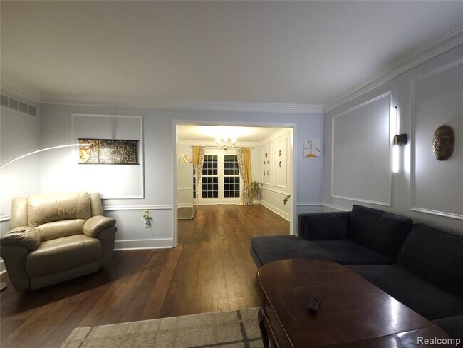 Building Photo - 45520 Morningside Dr