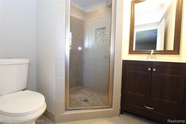 Building Photo - 30024 Beacontree St