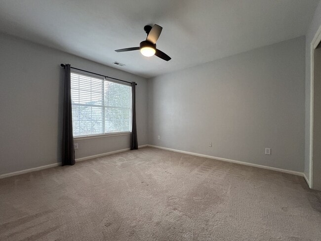 Building Photo - Beautiful 4-Bedroom Home in Kiln Creek
