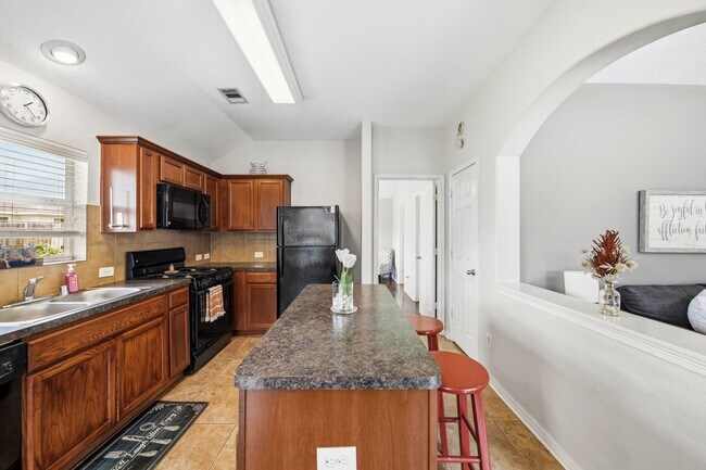 Building Photo - 3414 Oaklawn Pl Dr