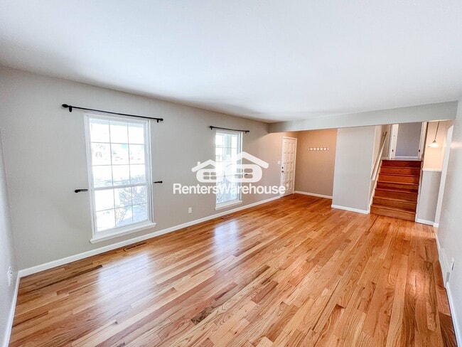 Building Photo - 1060 Ithaca Dr