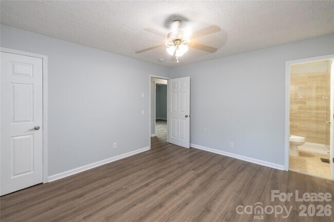 Building Photo - 420 Eastover Ave