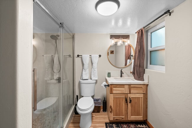 Building Photo - 1025 E Country Club Blvd