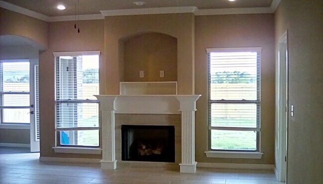 Building Photo - 4887 w croft