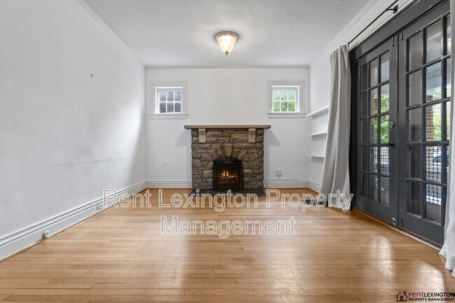 Building Photo - 1041 Fontaine Rd