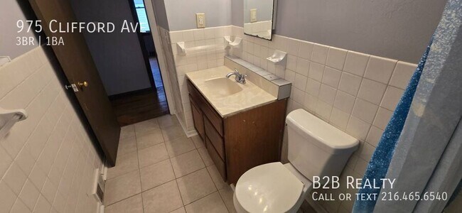 Building Photo - 975 Clifford Ave