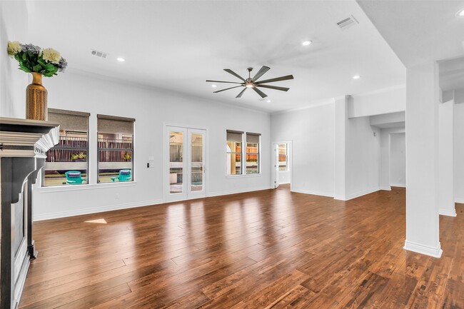 Building Photo - 17 Bellingham Ct