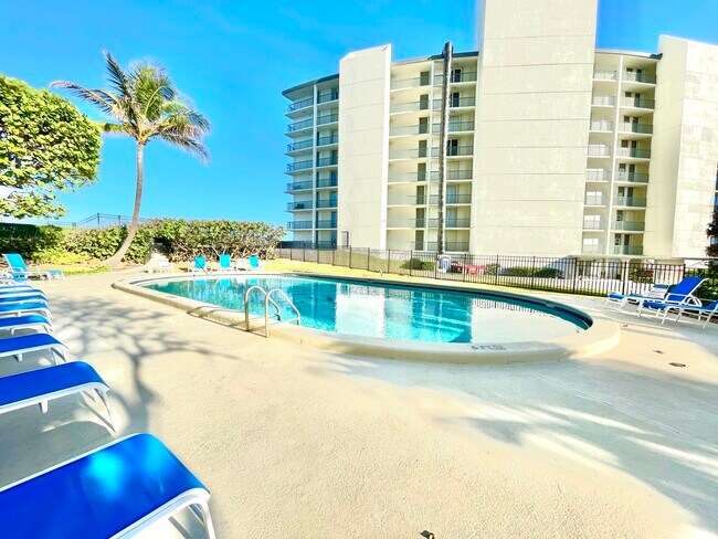 Building Photo - 5420 N Ocean Dr