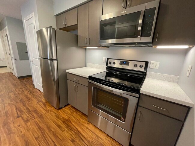 Building Photo - 15 E Ridge Dr