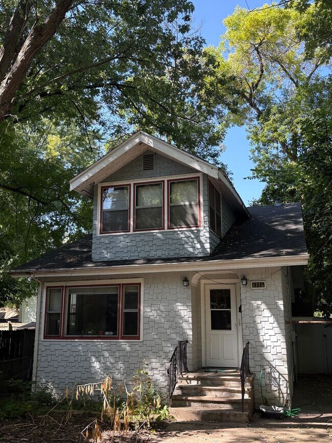 Building Photo - /Charming 3BR Near Downtown Madison - Available 8/15/2026