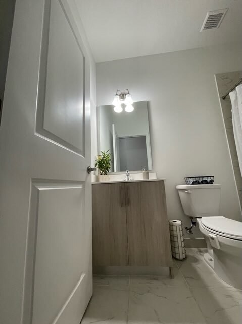 2nd full bath - 15650 SW 136th St