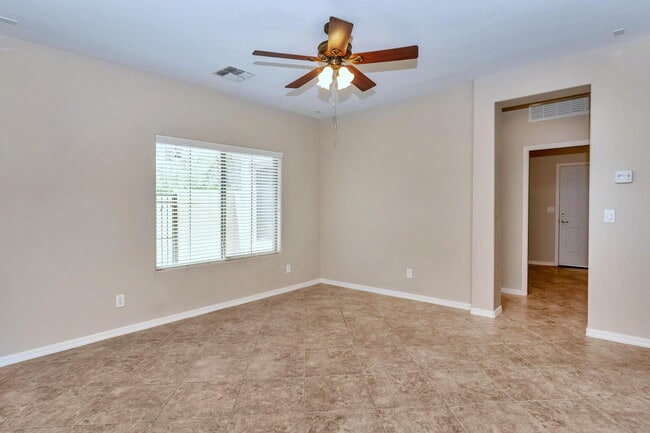 Building Photo - "Spacious 4-Bed Townhouse Oasis in Anthem – Modern Comfort Awaits!"